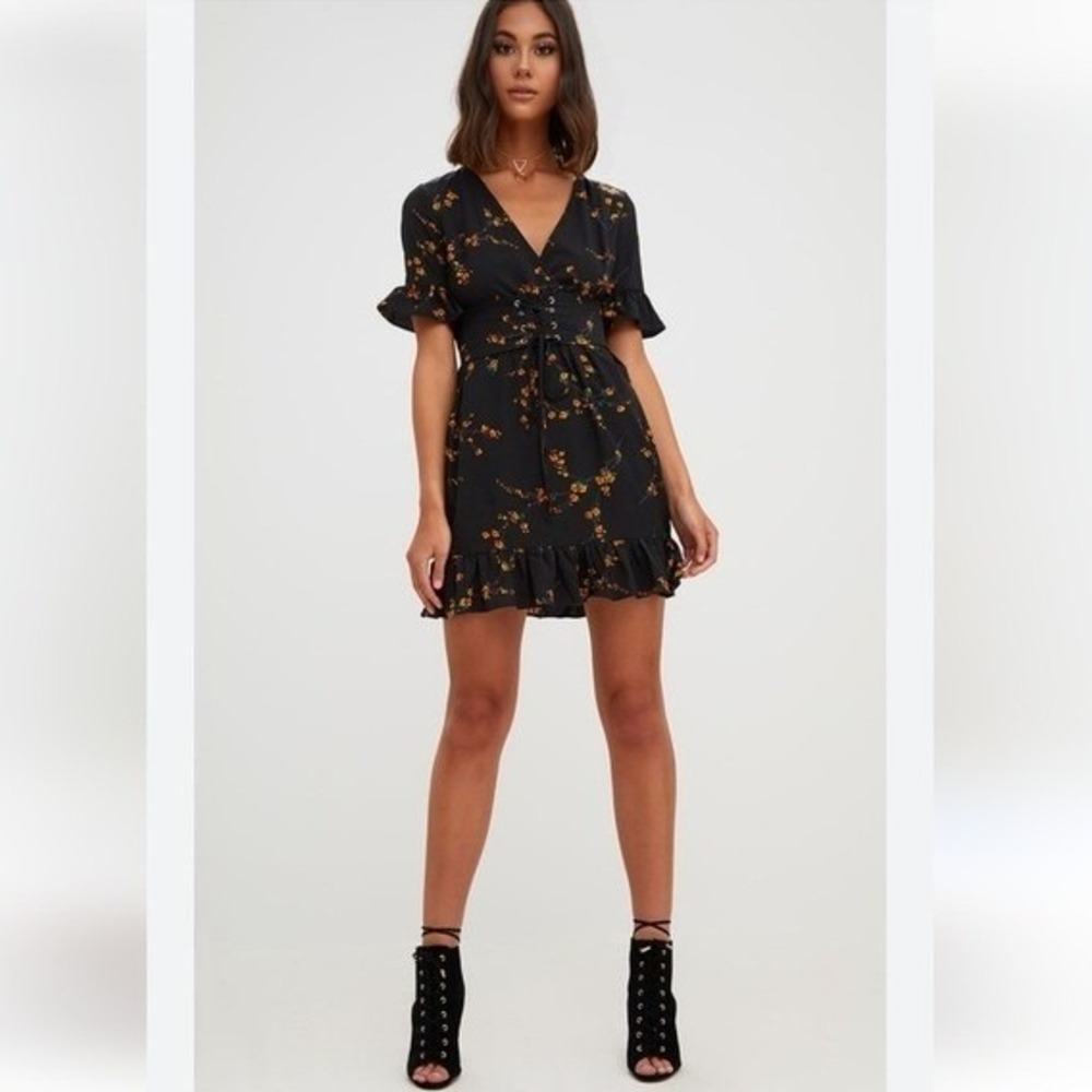 PrettyLittleThing NWT Black Floral Corset Swing Dress Mini Ruffle Sleeve Size 6 - Picture 2 of 12